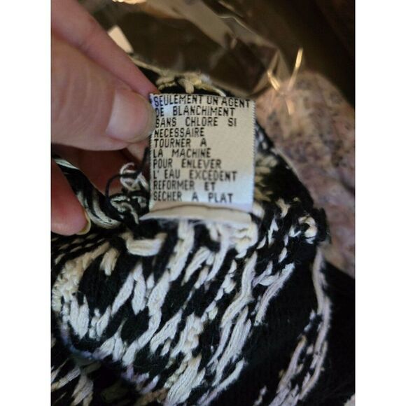 Black & White Snowflake Pattern Cardigan Sweater With Christmas Trees cozy warm - Picture 8 of 12